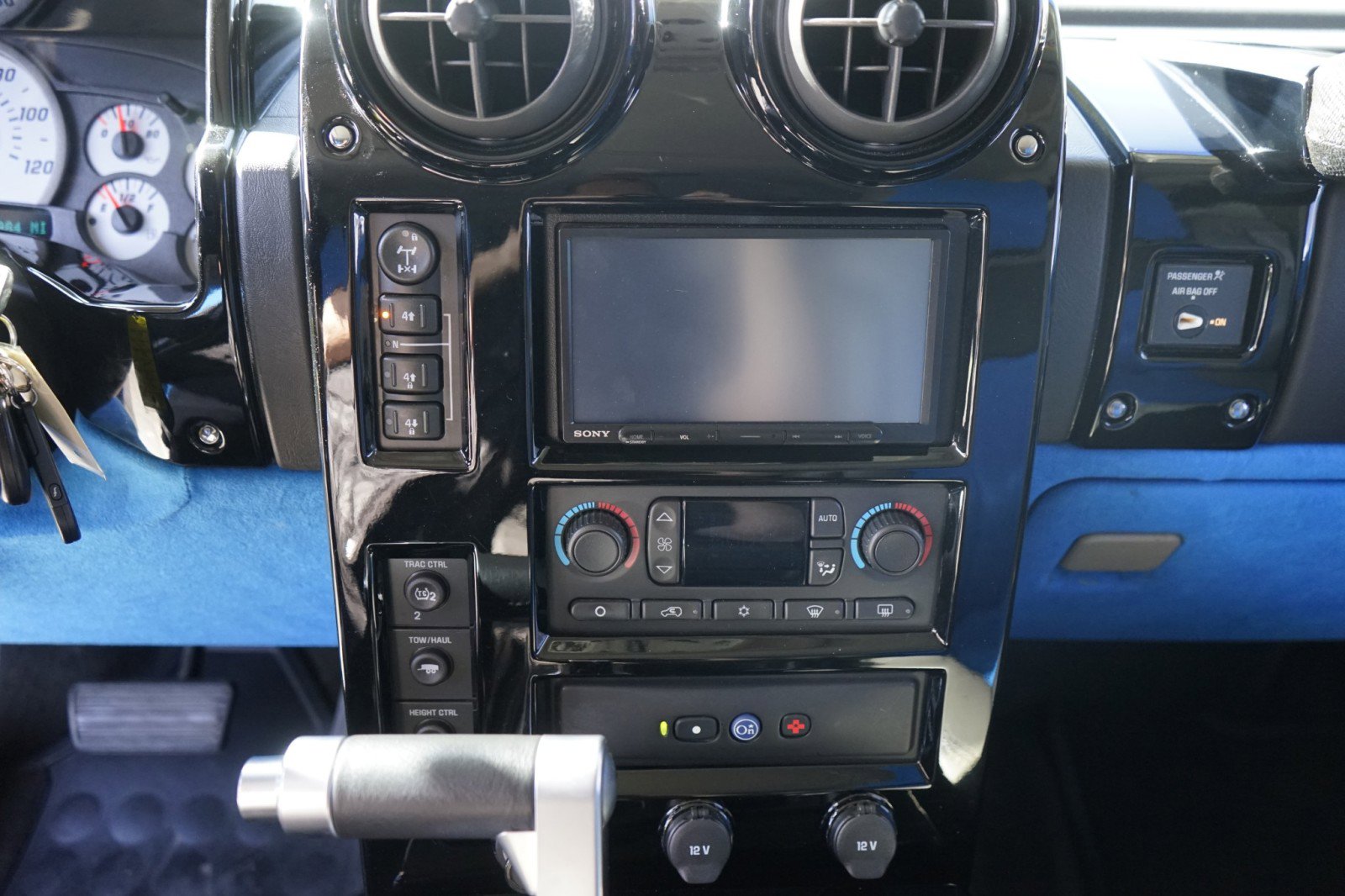 Used 2003 HUMMER H2 w/ Preferred Equipment Group image 24