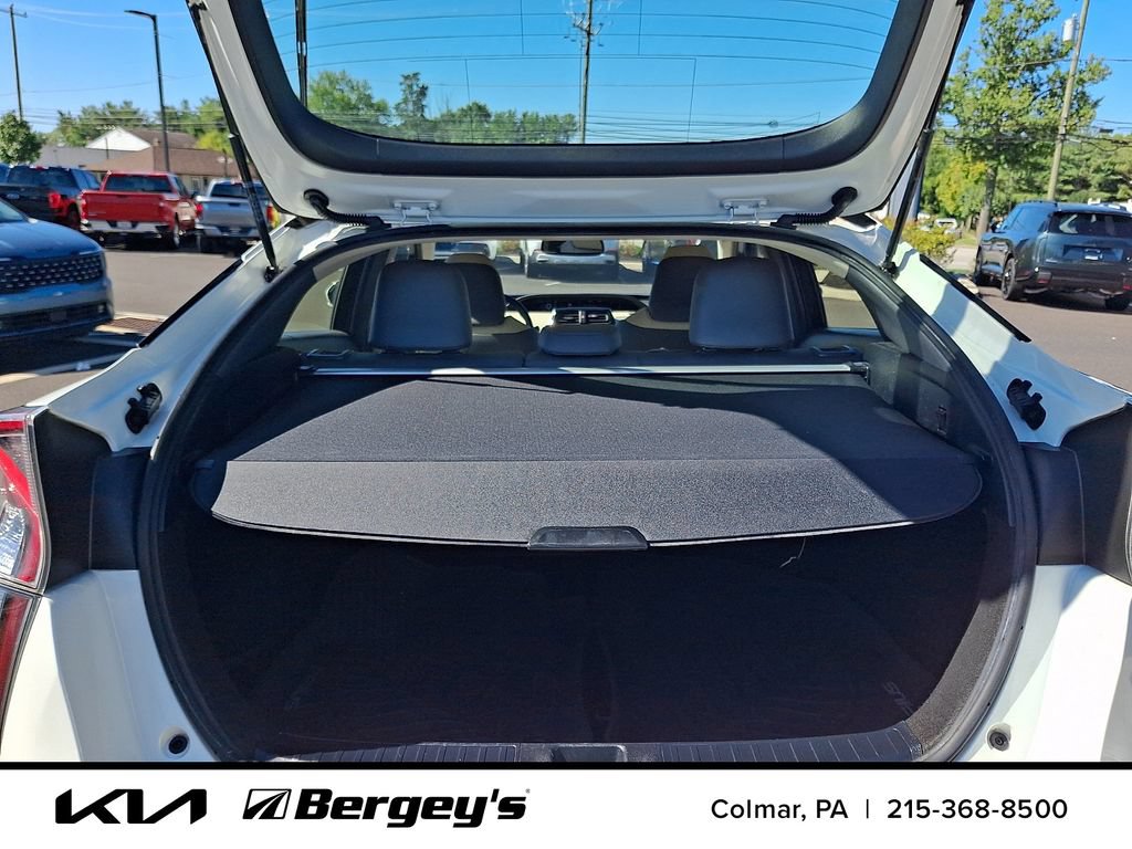 Used 2017 Toyota Prius Four FWD image 30