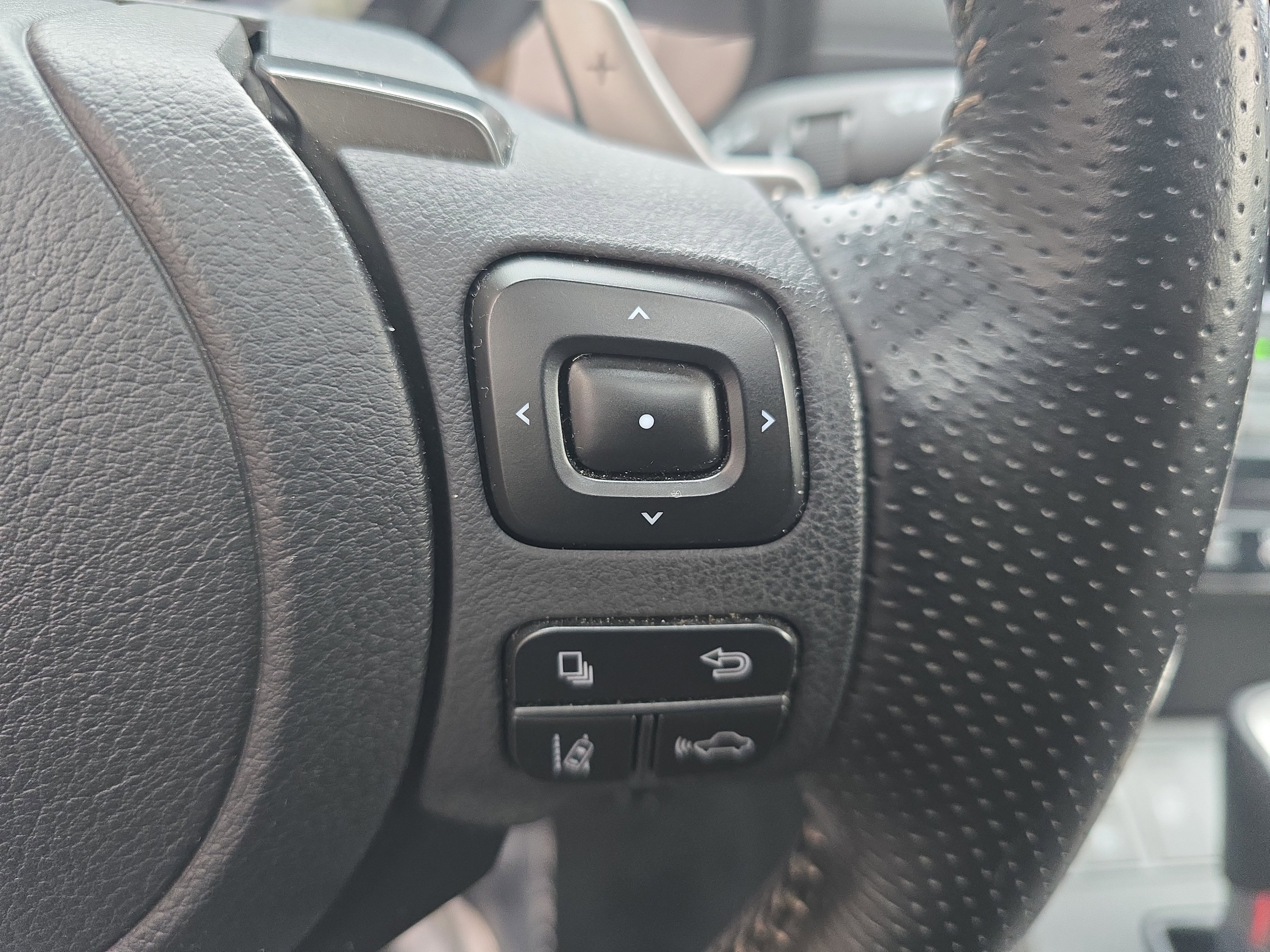 Used 2023 Lexus IS 350 F Sport image 16