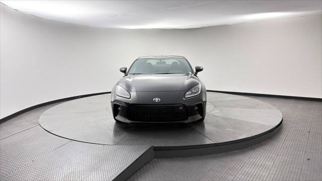 Used 2023 Toyota GR86 RWD image 12