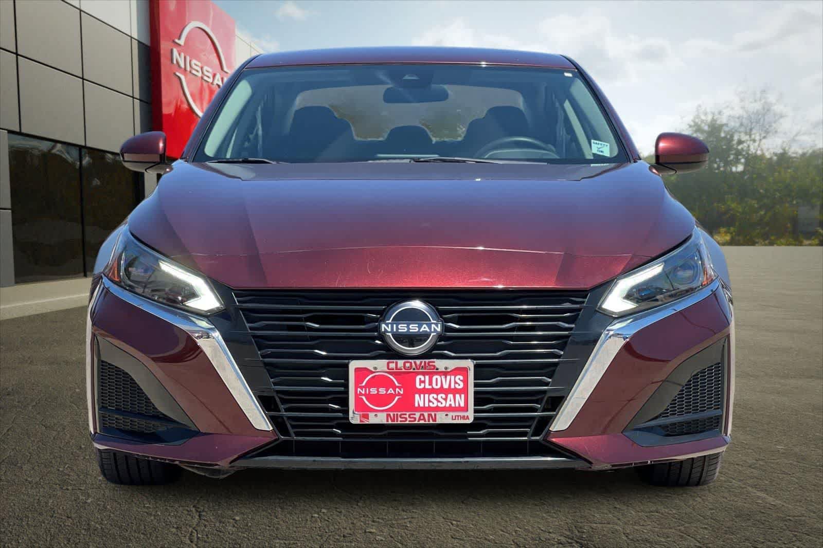Used 2023 Nissan Altima 2.5 SV FWD image 11
