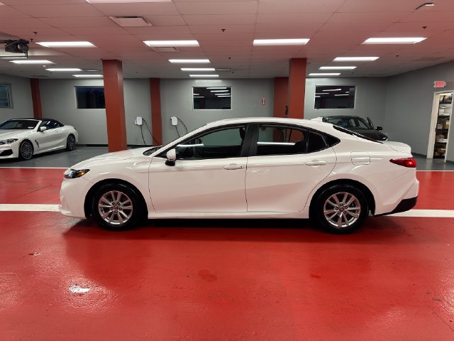 Used 2025 Toyota Camry LE FWD image 6