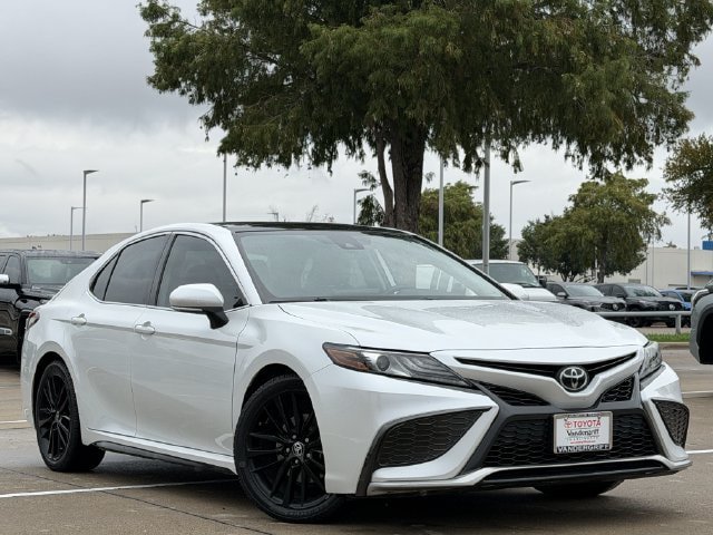 Used 2021 Toyota Camry XSE FWD image 2