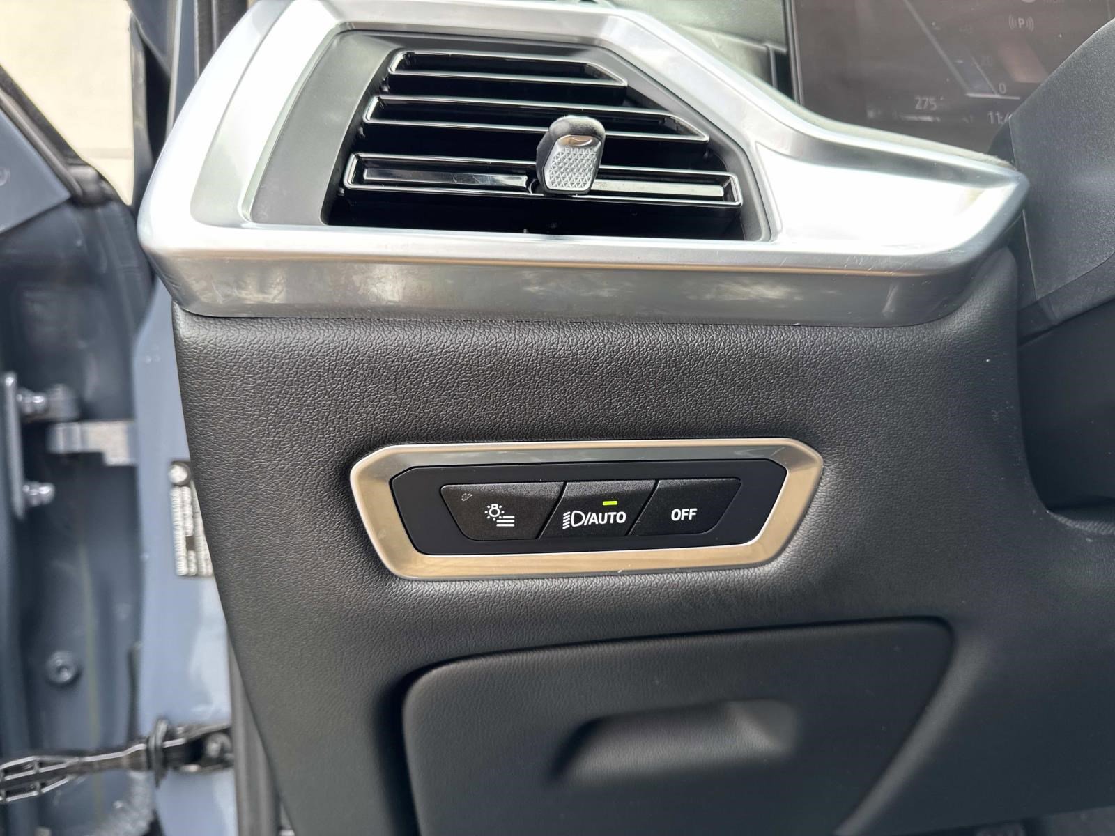 Certified 2024 BMW X7 xDrive40i w/ Executive Package image 34