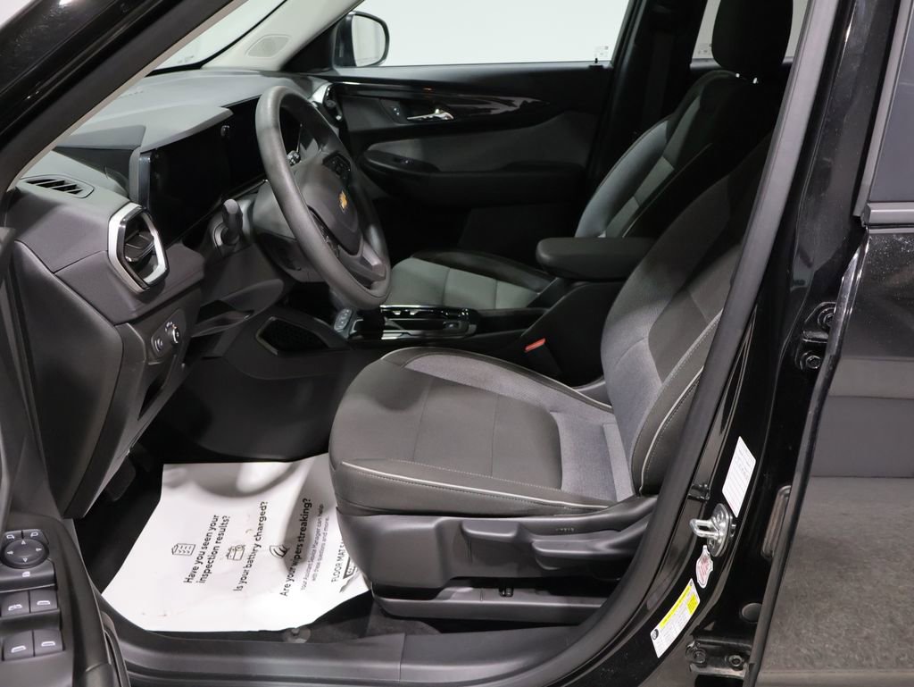 Used 2025 Chevrolet TrailBlazer LT AWD/4WD image 10