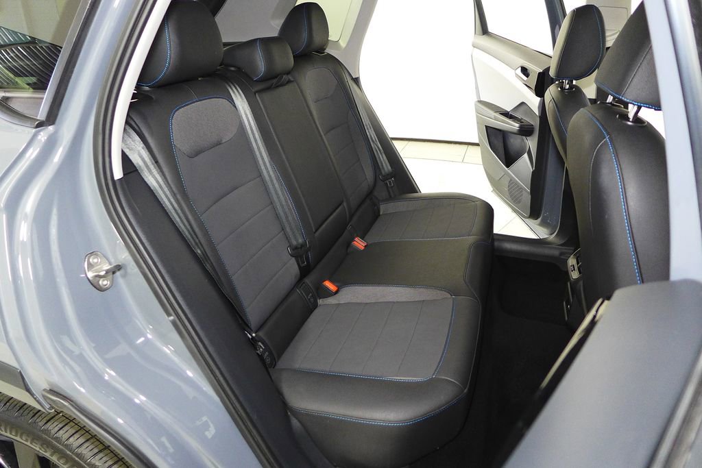 Used 2024 Volkswagen Taos SE image 20