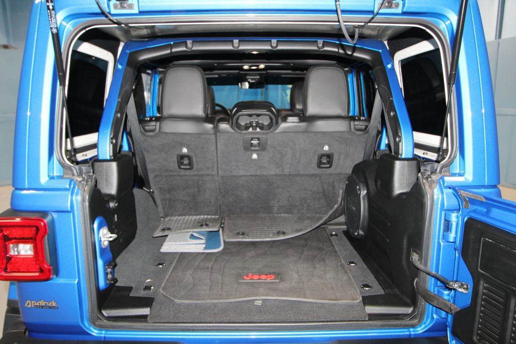 Used 2022 Jeep Wrangler Unlimited Rubicon AWD/4WD image 37