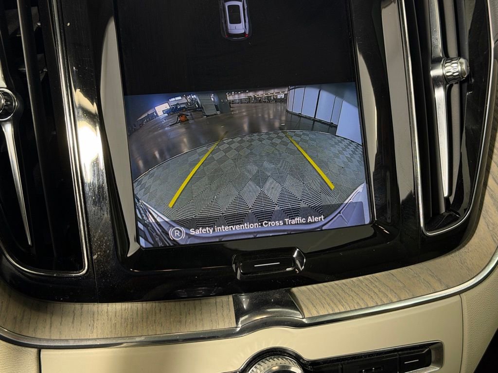 Used 2023 Volvo XC60 B5 Ultimate w/ Climate Package image 20