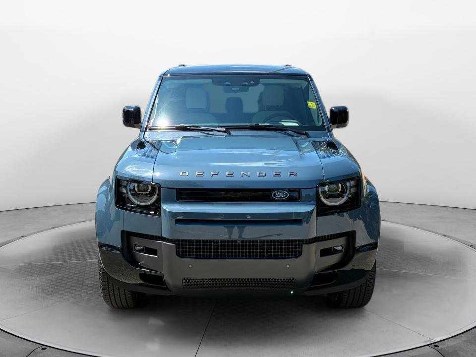 New 2026 Land Rover Defender 110 X-Dynamic SE AWD/4WD image 2