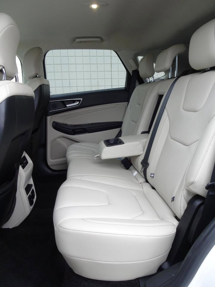 Used 2019 Ford Edge Titanium image 10