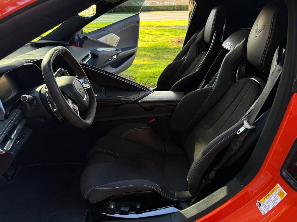 Used 2020 Chevrolet Corvette Stingray Preferred Cpe w/ 2LT Preferred Equipment Group RWD image 27