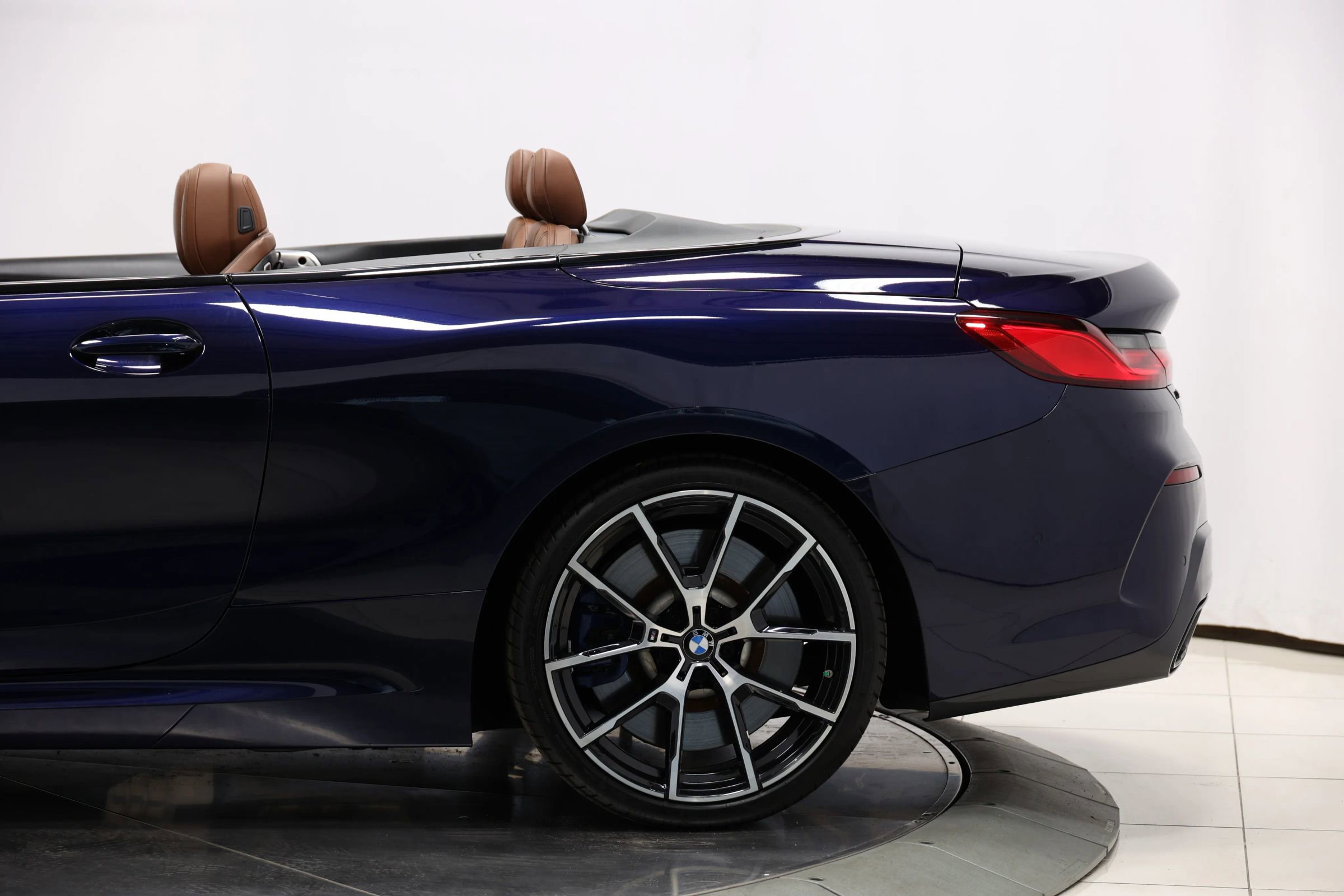 Used 2022 BMW M850i xDrive Convertible image 8