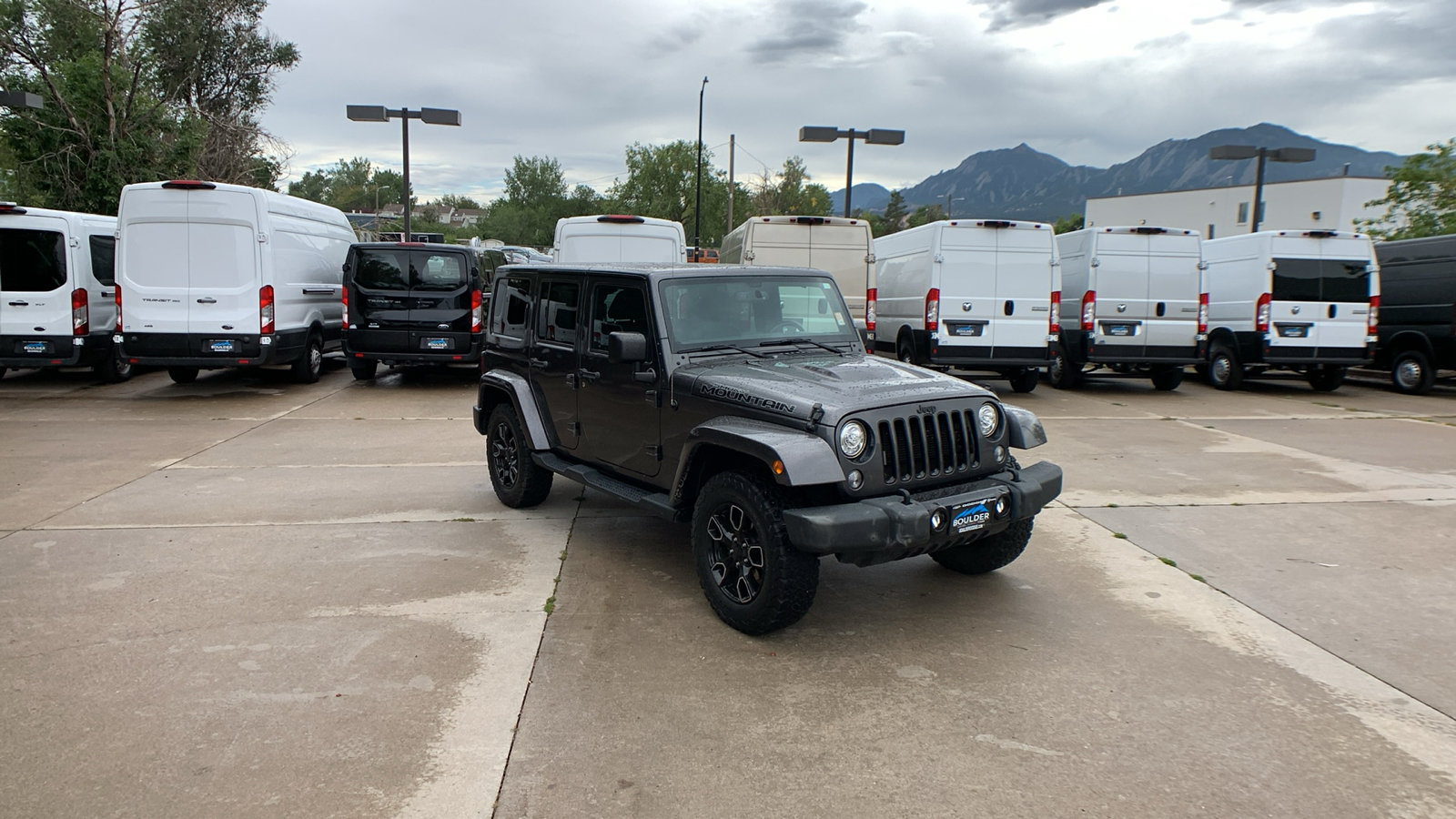 Used 2017 Jeep Wrangler Unlimited Sahara AWD/4WD image 6
