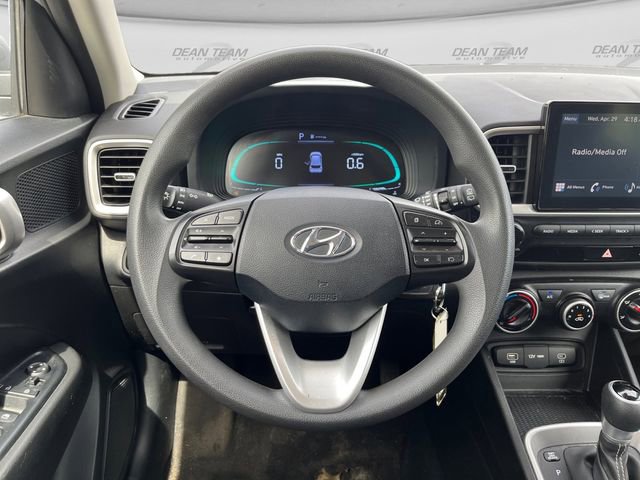 Used 2024 Hyundai Venue SE FWD image 14