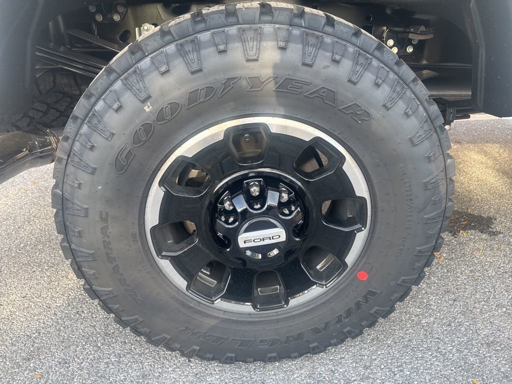 New 2026 Ford F250 Platinum w/ Tremor Off-Road Package image 12