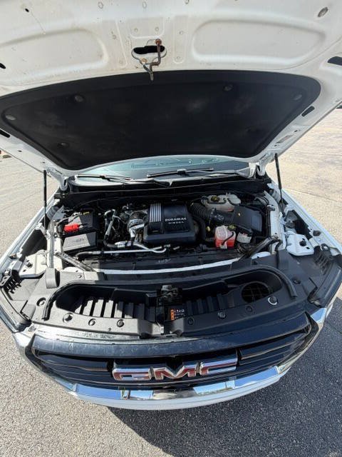 Used 2022 GMC Yukon SLE w/ Gmc Pro Safety Plus Package AWD/4WD image 17