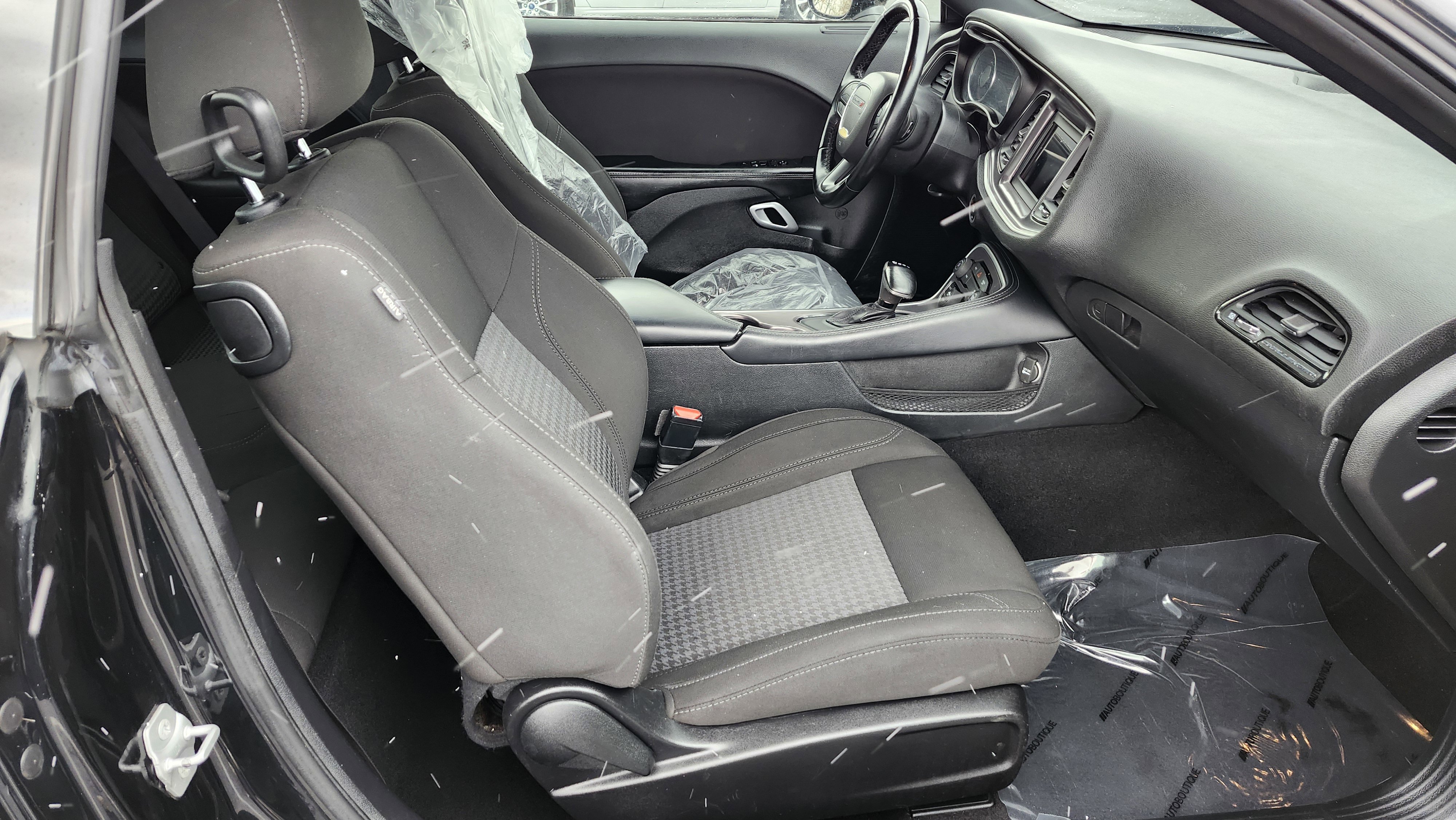 Used 2021 Dodge Challenger SXT image 17