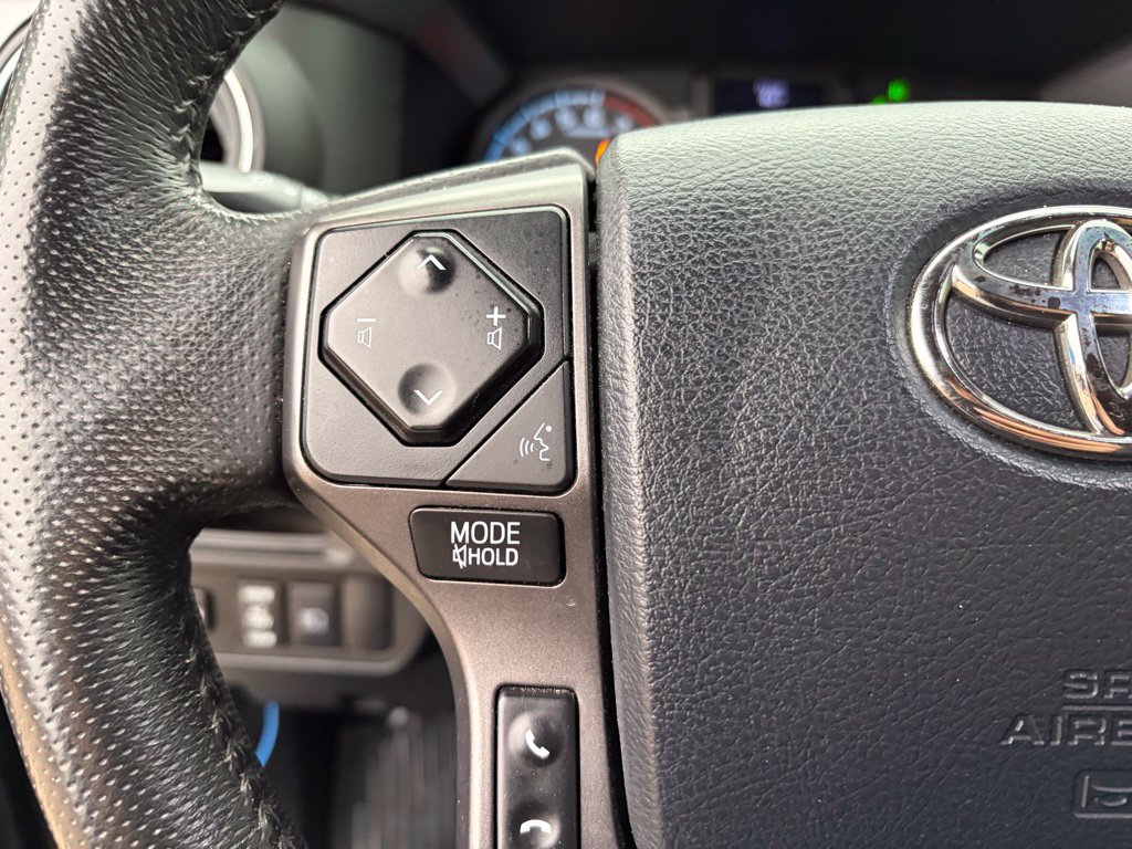 Used 2019 Toyota Tacoma TRD Sport w/ TRD Premium Sport Package AWD/4WD image 31