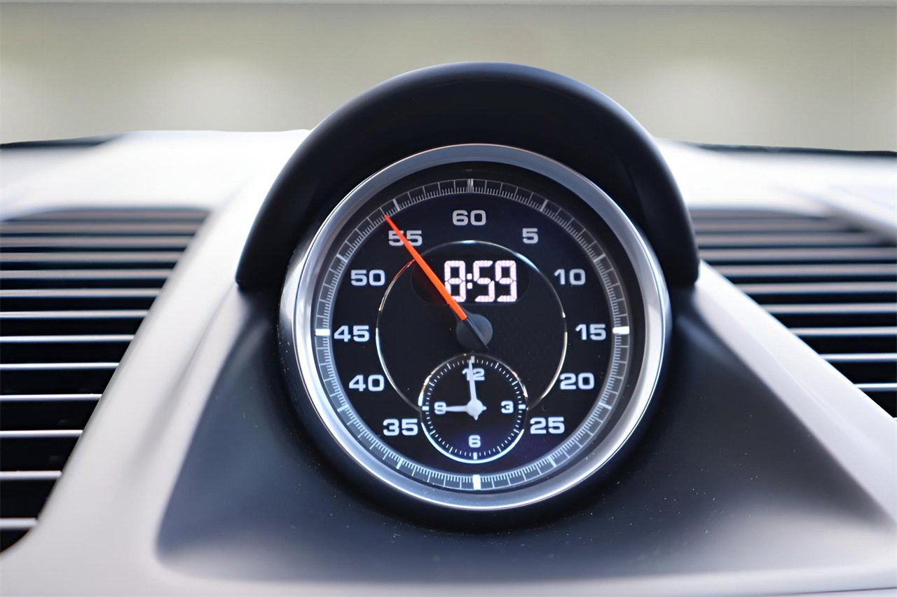 Used 2017 Porsche 911 Carrera image 22