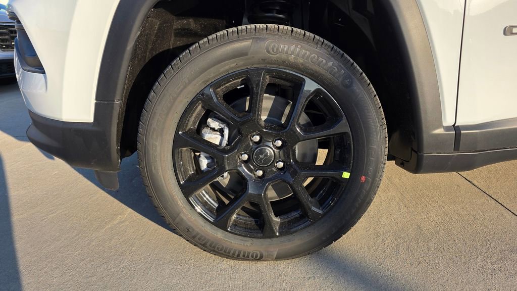 New 2026 Jeep Compass Latitude image 10