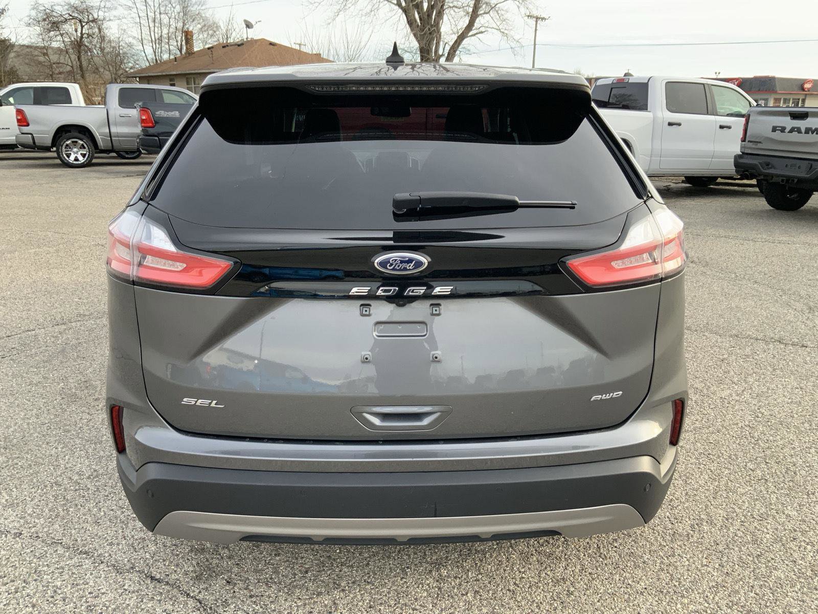 Used 2024 Ford Edge SEL image 8