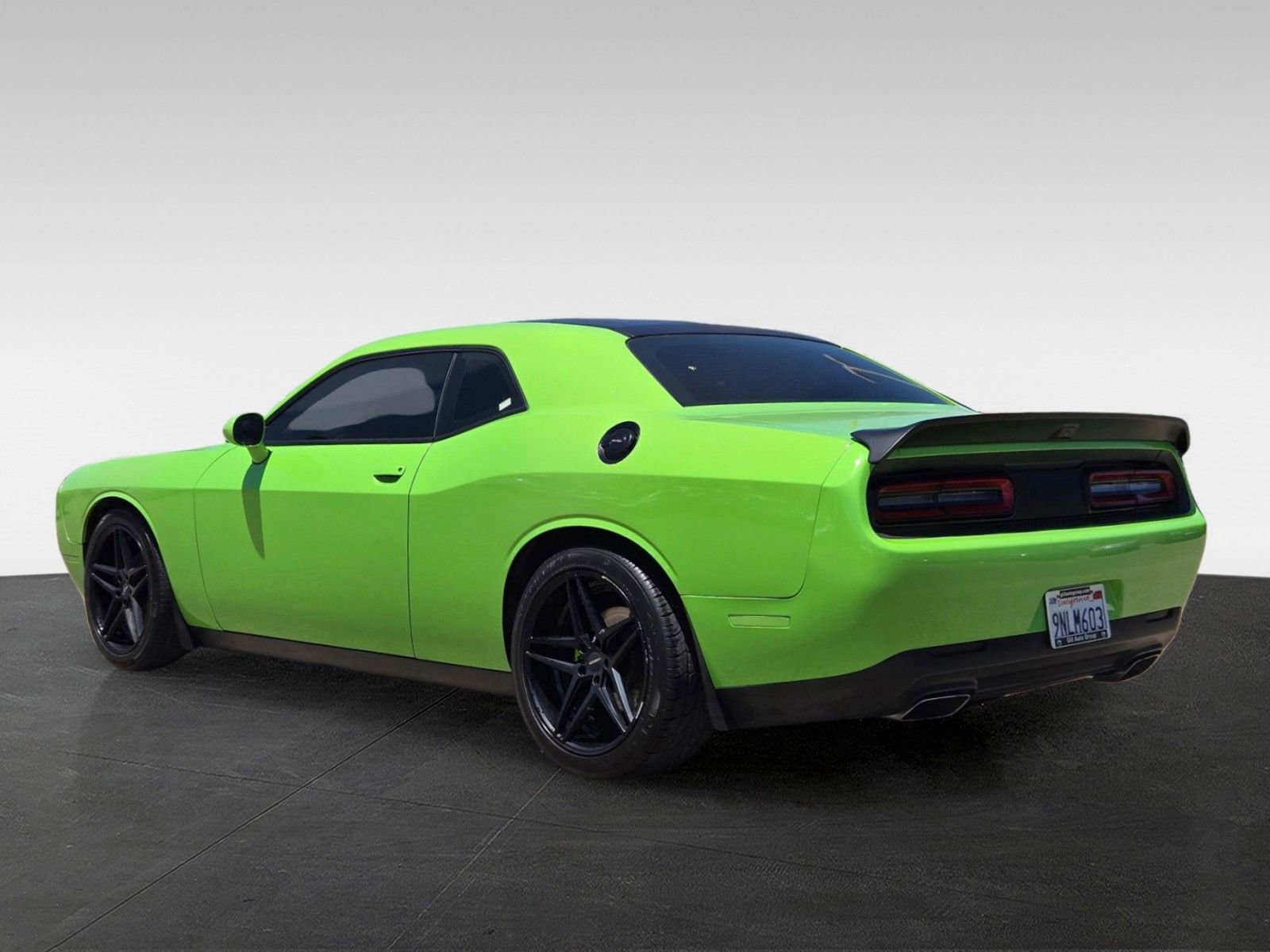 Used 2015 Dodge Challenger R/T w/ Quick Order Package 22B R/T RWD image 6