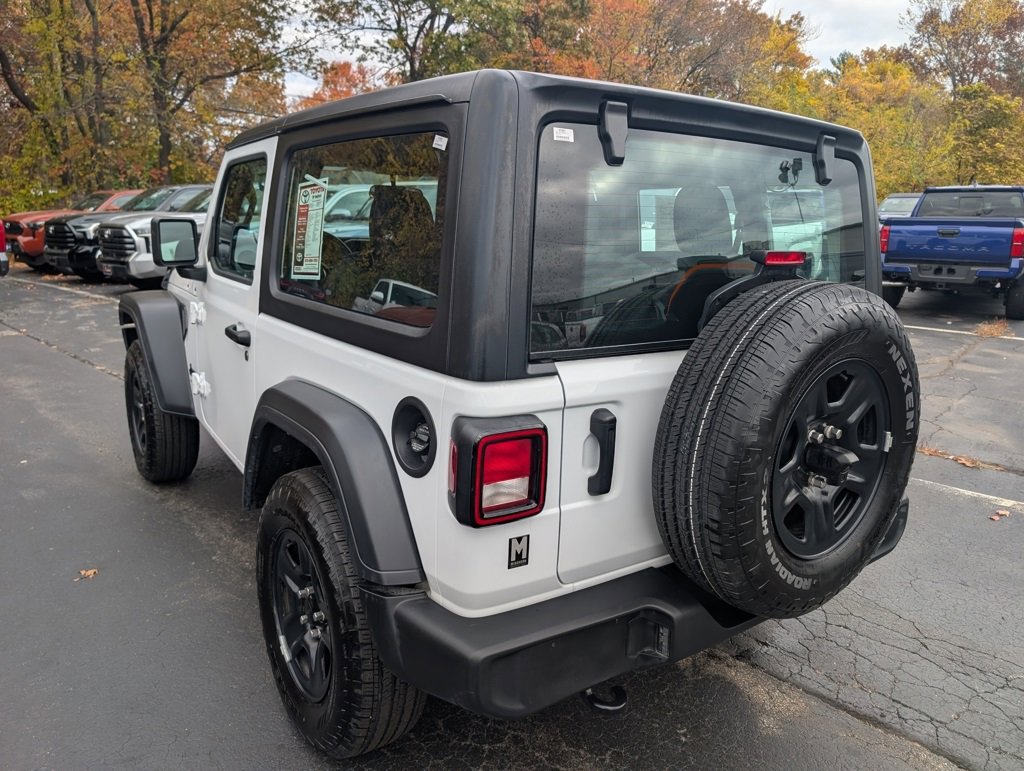 Used 2025 Jeep Wrangler Sport image 6