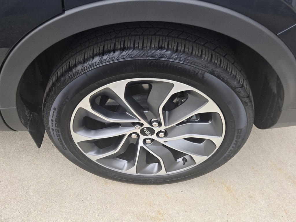 Certified 2023 Lincoln Nautilus Reserve image 35