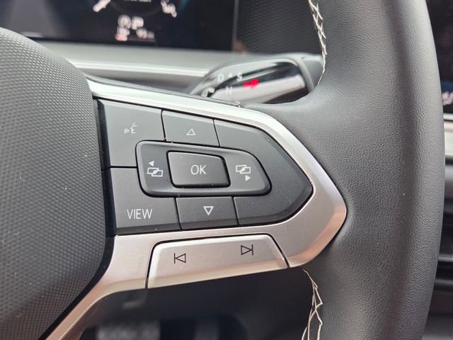 Used 2025 Volkswagen Tiguan SE image 26