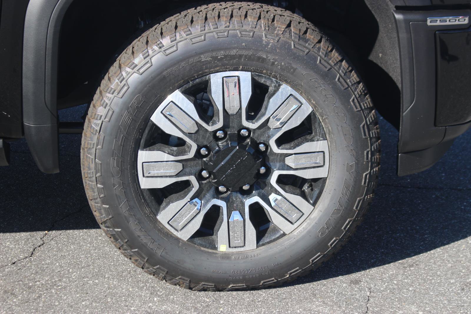 New 2026 GMC Sierra 2500 Denali w/ Denali Reserve Package image 9