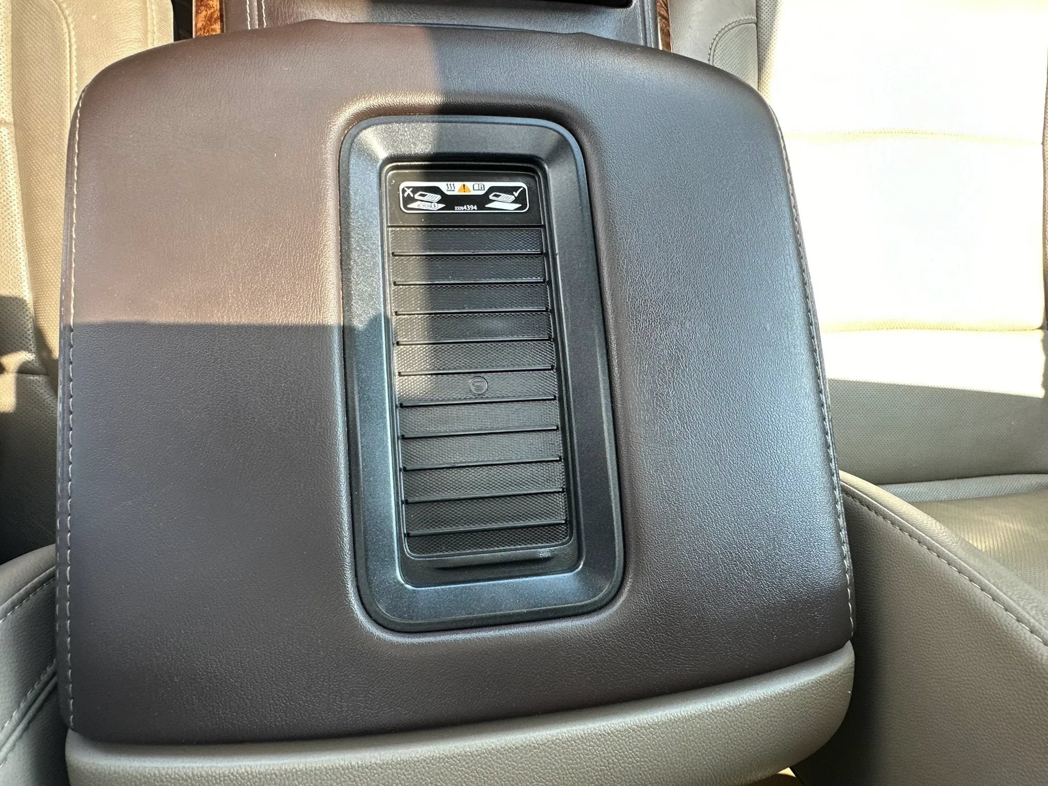 Used 2020 Chevrolet Suburban Premier AWD/4WD image 30
