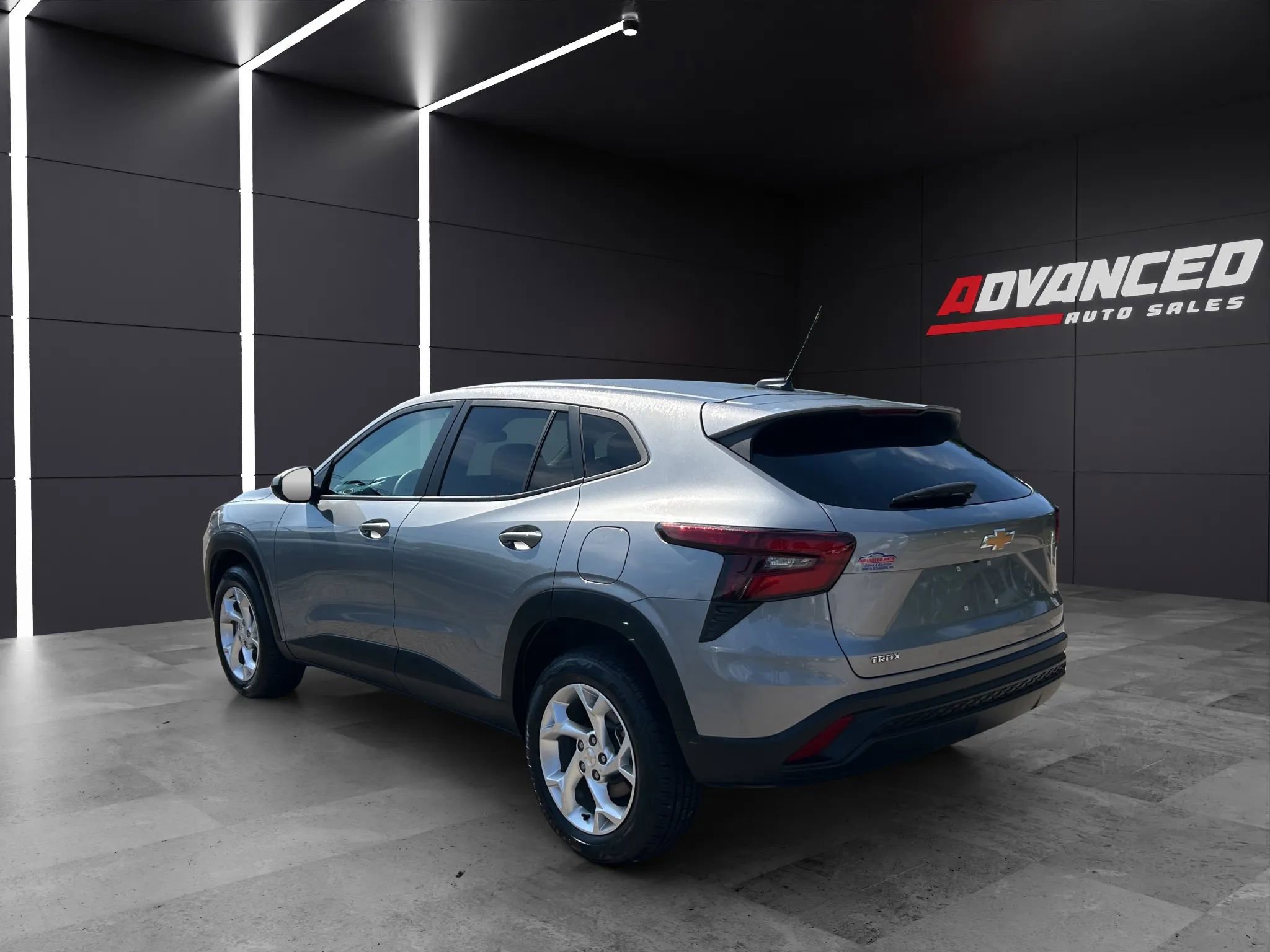 Used 2024 Chevrolet Trax LS w/ LS Convenience Package image 5