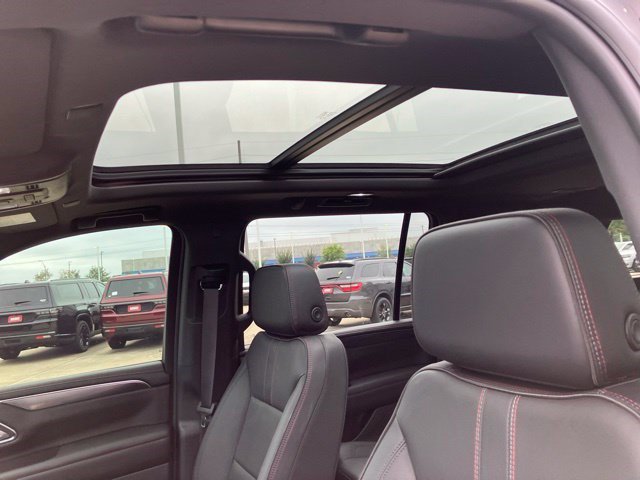 Used 2024 Chevrolet Suburban RST w/ Luxury Package AWD/4WD image 14