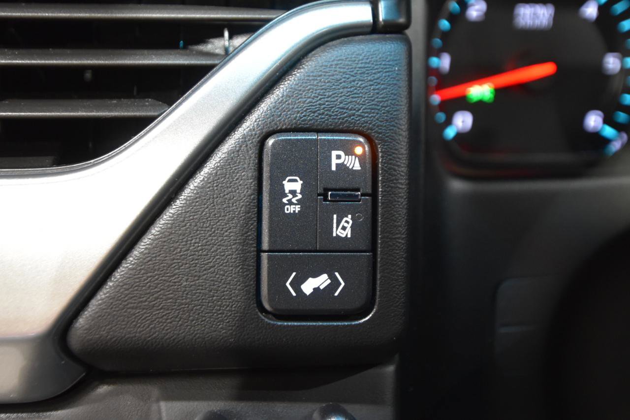 Used 2015 Chevrolet Suburban LT AWD/4WD image 19