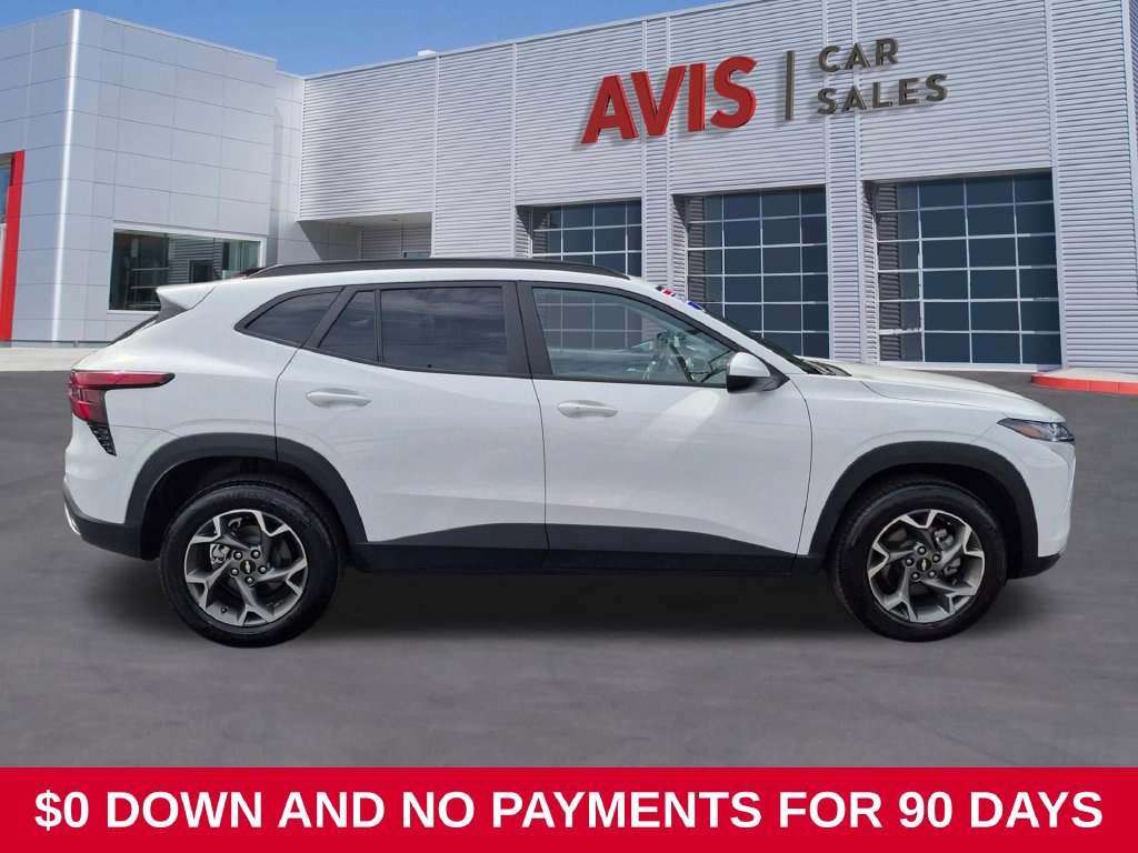 Used 2025 Chevrolet Trax LT w/ LT Convenience Package FWD image 5