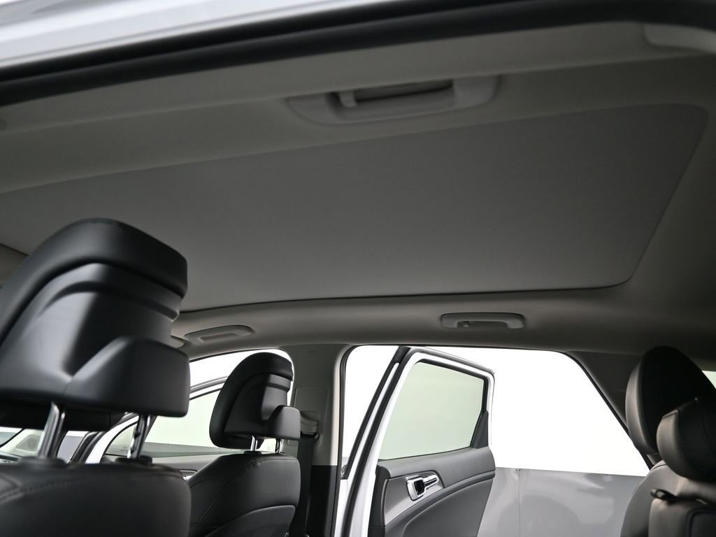 Used 2024 Kia Sportage SX image 11