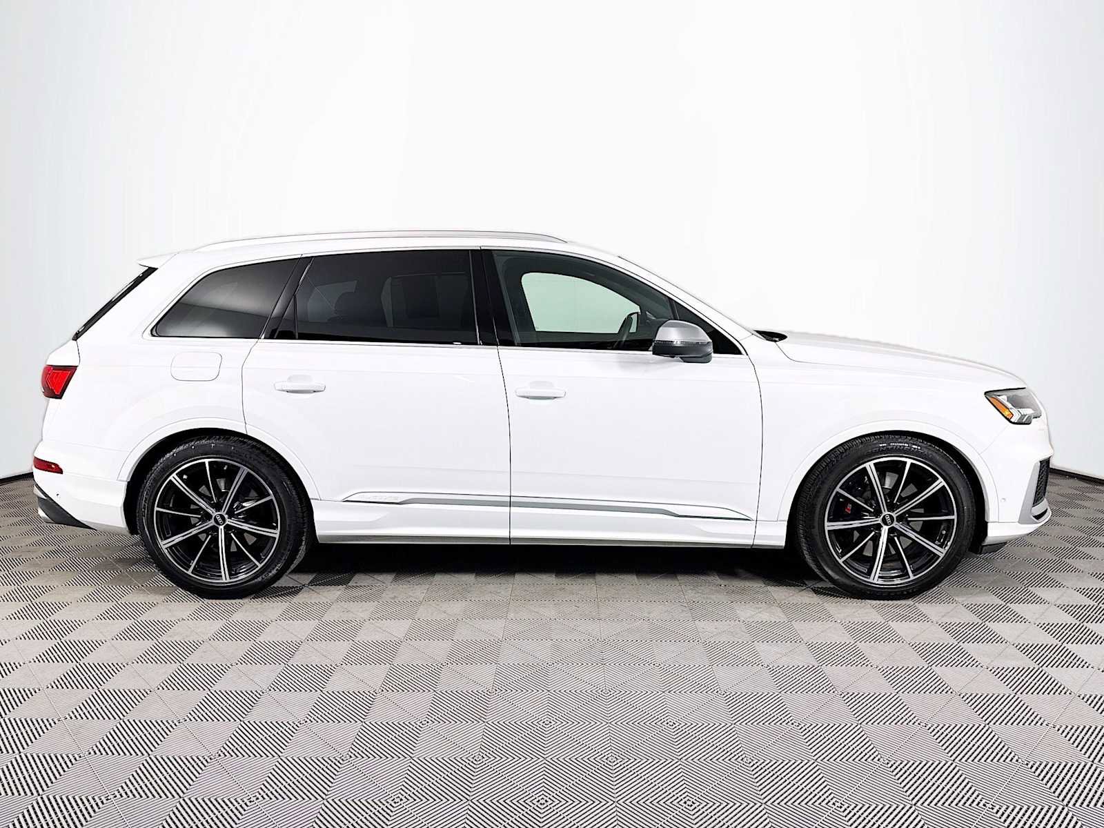 Used 2022 Audi SQ7 Premium Plus image 4