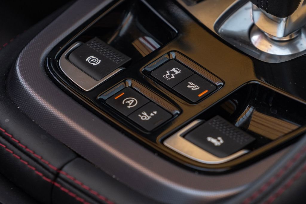 Used 2021 Jaguar F-TYPE Convertible image 31