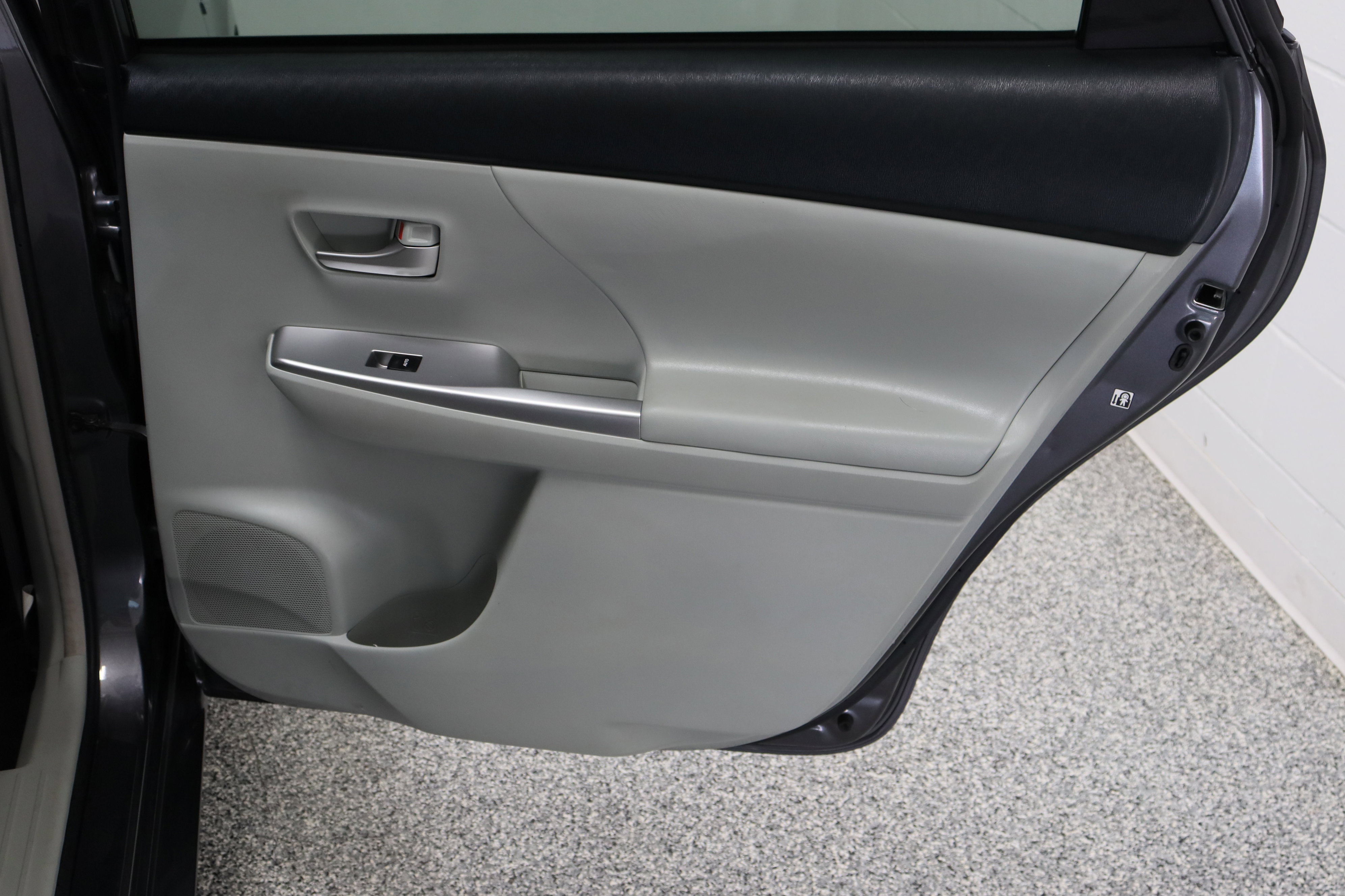 Used 2013 Toyota Prius V Five FWD image 32
