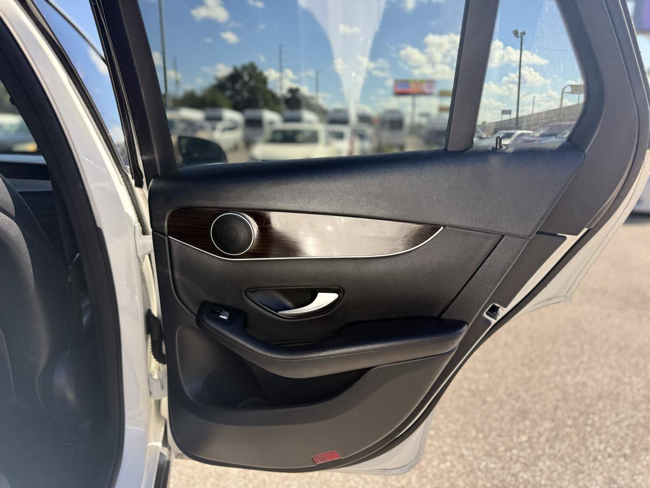 Used 2019 Mercedes-Benz GLC 300 w/ Premium Package image 44