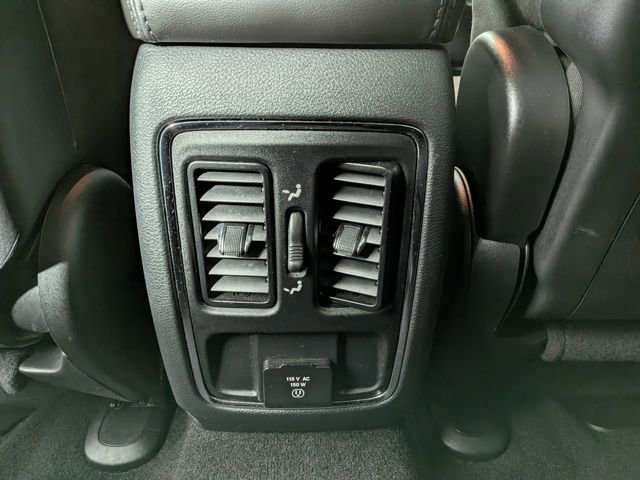 Used 2020 Jeep Grand Cherokee Laredo w/ Security & Convenience Group image 24