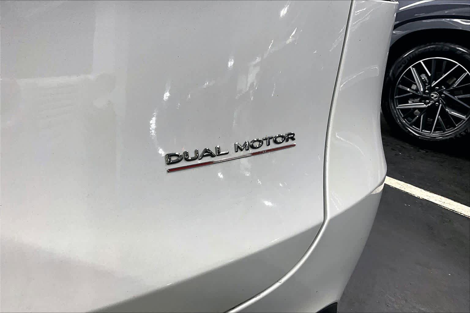 Used 2023 Tesla Model Y Performance AWD/4WD image 9
