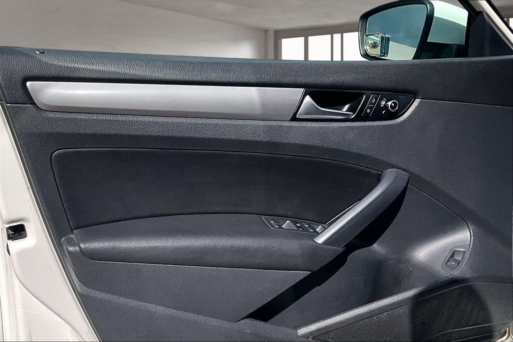 Used 2015 Volkswagen Passat 1.8T image 18