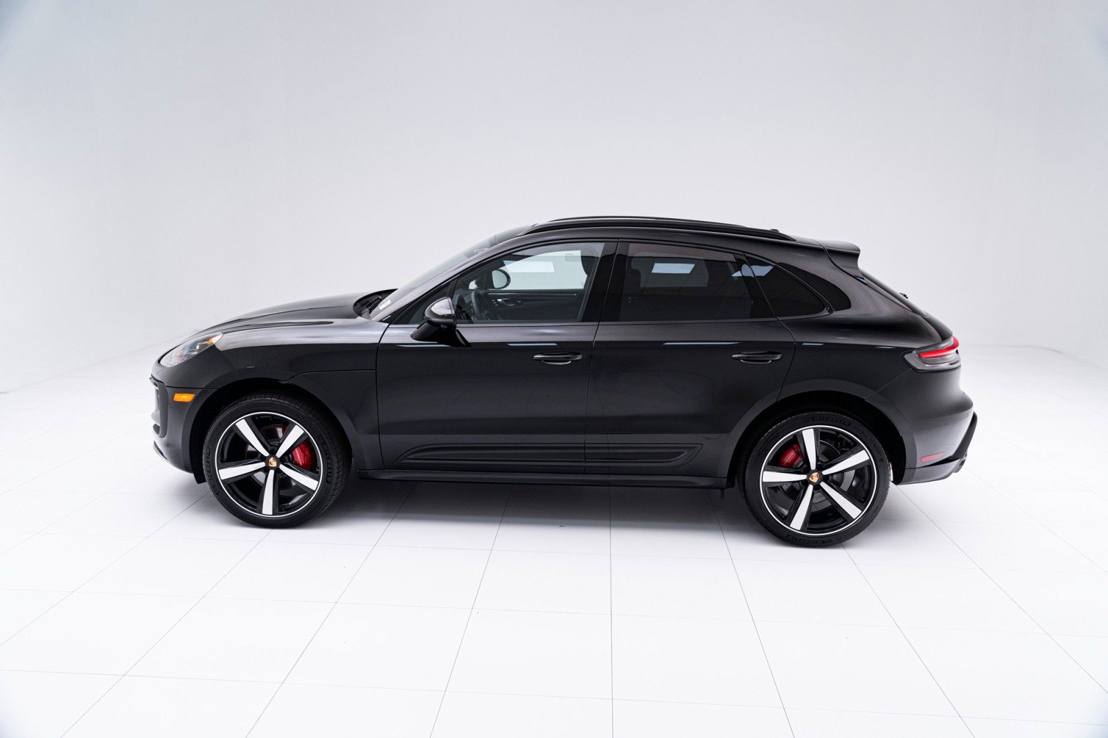 New 2025 Porsche Macan S image 2