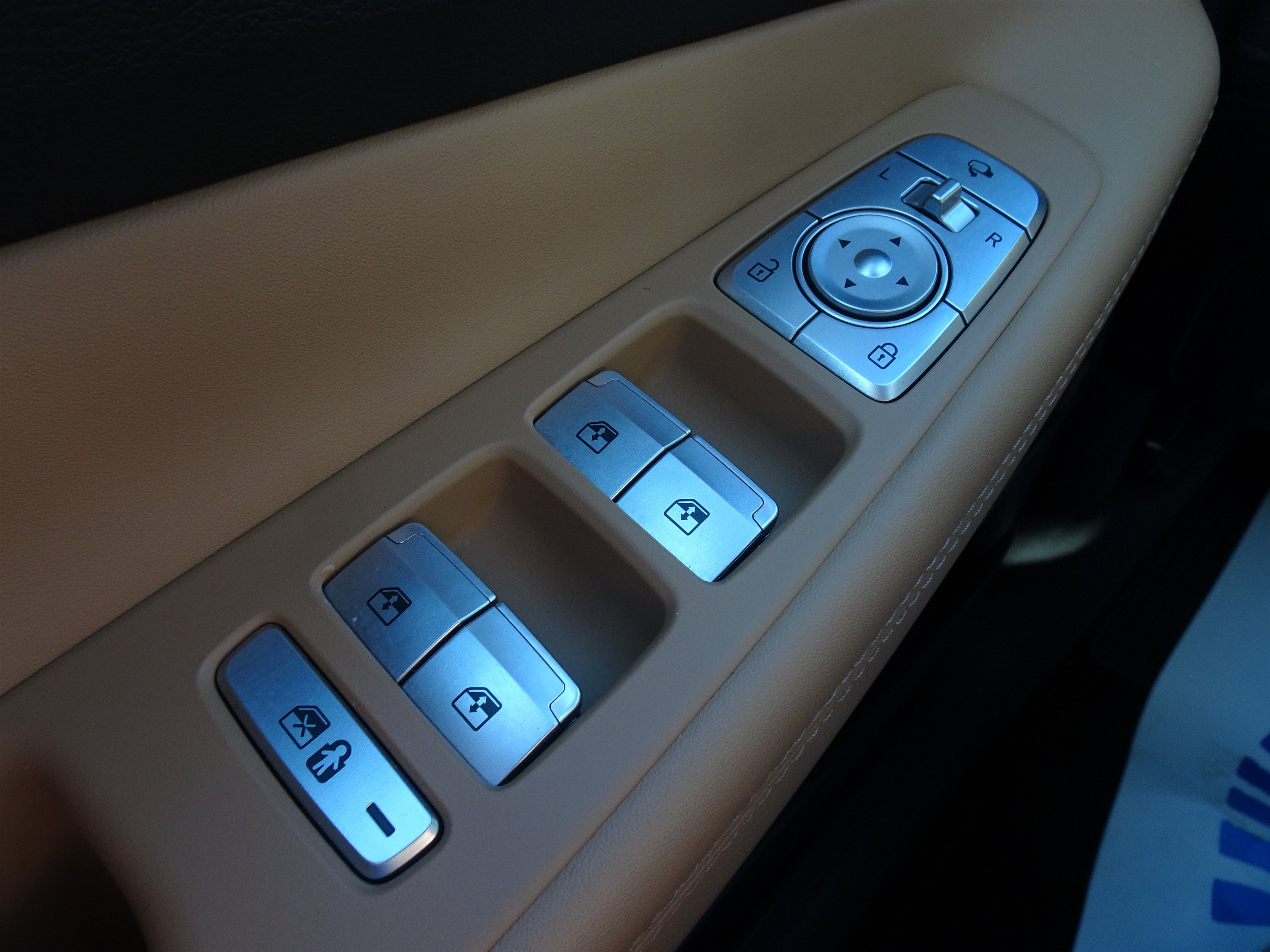 Used 2023 Hyundai Santa Fe Calligraphy AWD/4WD image 28