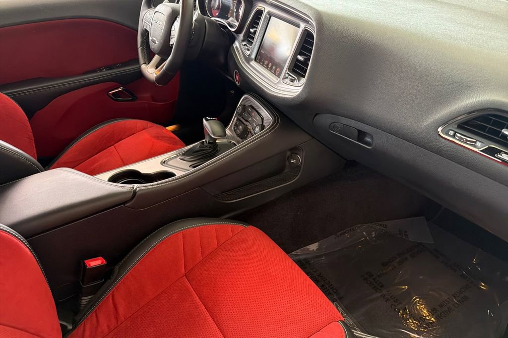 Used 2016 Dodge Challenger SRT Hellcat image 12