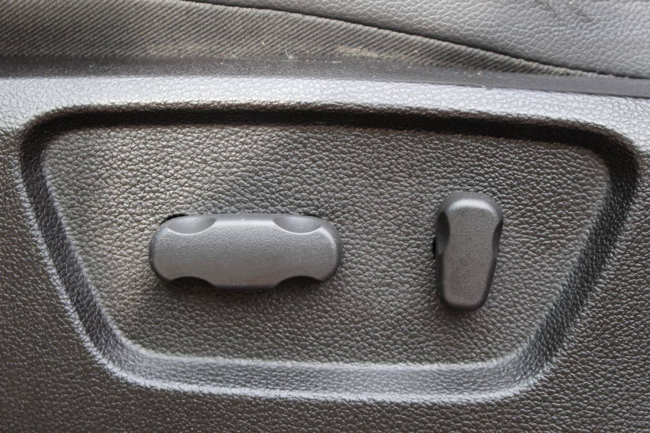 Used 2014 Chevrolet Captiva Sport LTZ FWD image 14