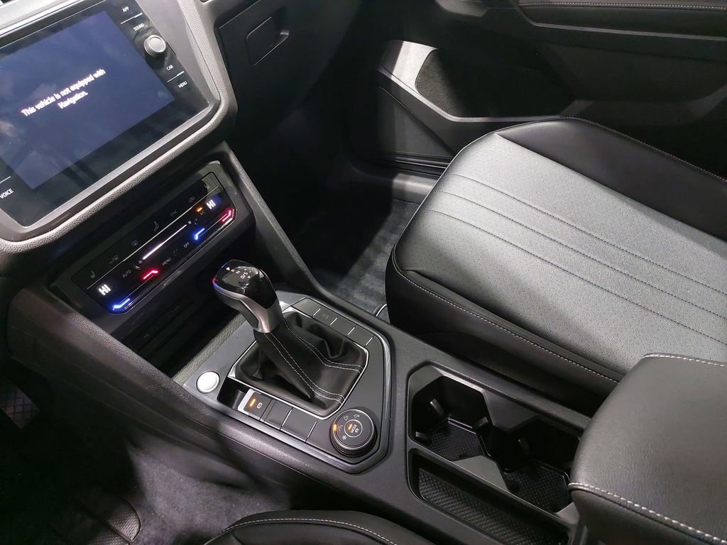 Used 2022 Volkswagen Tiguan SE image 25
