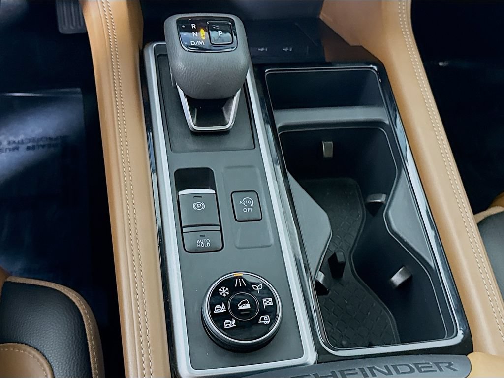Certified 2025 Nissan Pathfinder Platinum AWD/4WD image 11