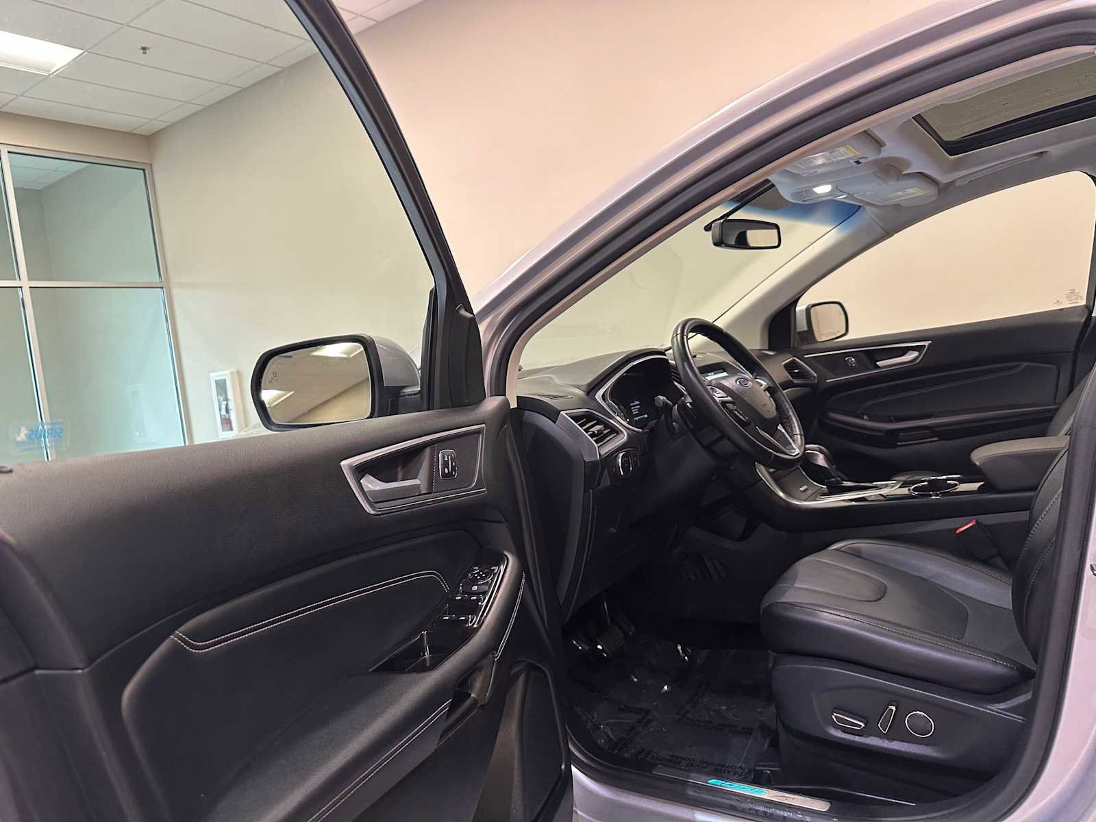 Used 2017 Ford Edge Titanium w/ Canadian Touring Package image 21